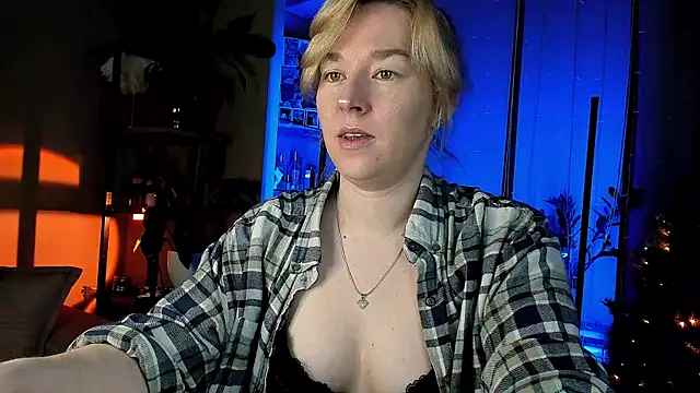 Snapshot of 5_in_one chatting on 13, 1, 2025 5 in one online show from 13, 1, 2025