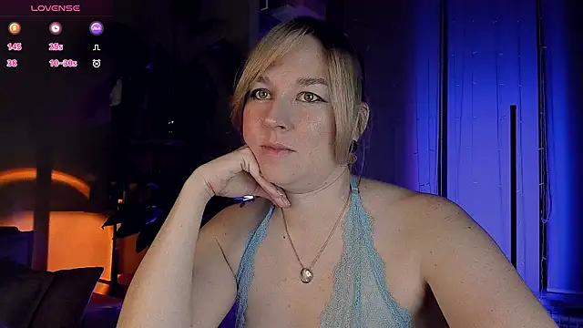 Snapshot of 5_in_one chatting on 24, 10, 2025 5 in one online show from 24, 10, 2025