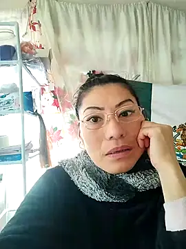 LaInsaciableIntensa online show from 2, 2, 2025