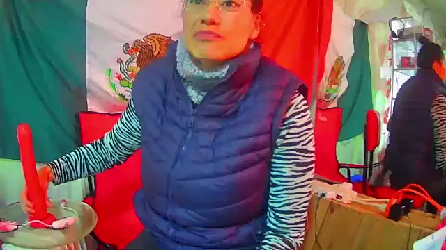 LaInsaciableIntensa online show from 11, 2, 2025