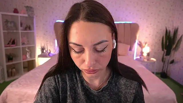 KristiiMax online show from 4, 5, 2026