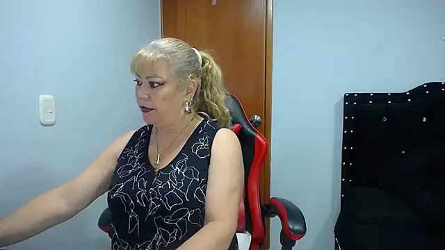 Snapshot of Ursulawhite69 chatting on 24, 4, 2026 Ursulawhite69 online show from 24, 4, 2026