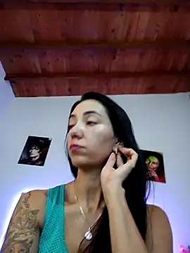 LunaZambrano online show from 28, 2, 2025