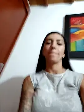 LunaZambrano online show from 5, 3, 2025