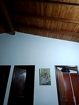 LunaZambrano online show from 7, 2, 2026