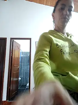Snapshot of LunaZambrano chatting on 26, 4, 2026 LunaZambrano online show from 26, 4, 2026