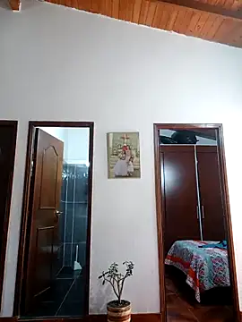 Snapshot of LunaZambrano chatting on 1, 5, 2026 LunaZambrano online show from 1, 5, 2026