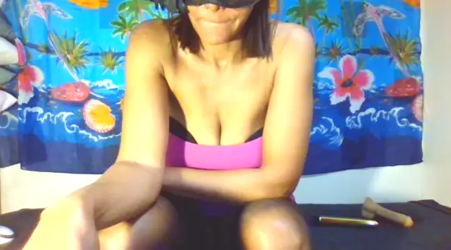 Snapshot of laetitiafun chatting on 5, 3, 2025 laetitiafun online show from 5, 3, 2025