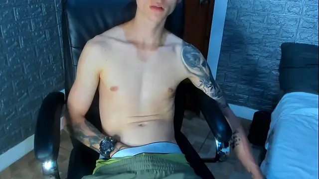 Snapshot of Dmtry6 chatting on 17, 9, 2025 Dmtry6 online show from 17, 9, 2025