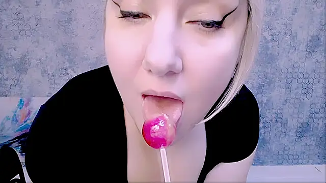 Snapshot of Djullia chatting on 6, 2, 2025 Djullia online show from 6, 2, 2025