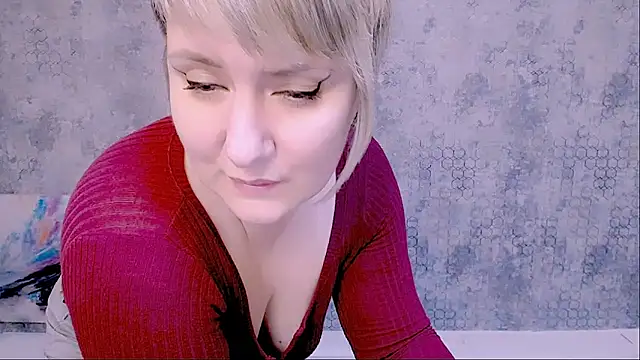 Snapshot of Djullia chatting on 7, 2, 2025 Djullia online show from 7, 2, 2025