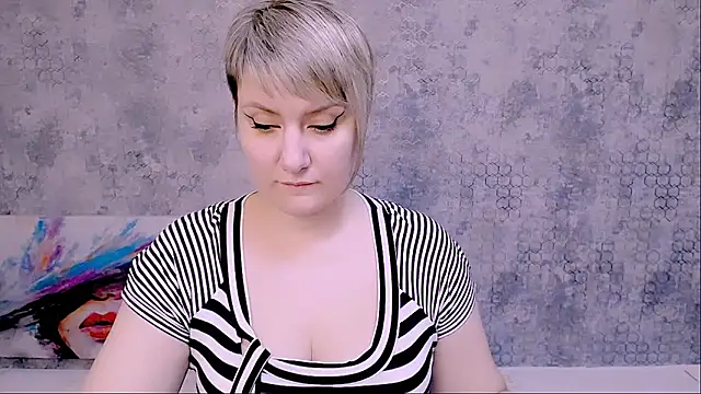 Snapshot of Djullia chatting on 9, 2, 2025 Djullia online show from 9, 2, 2025