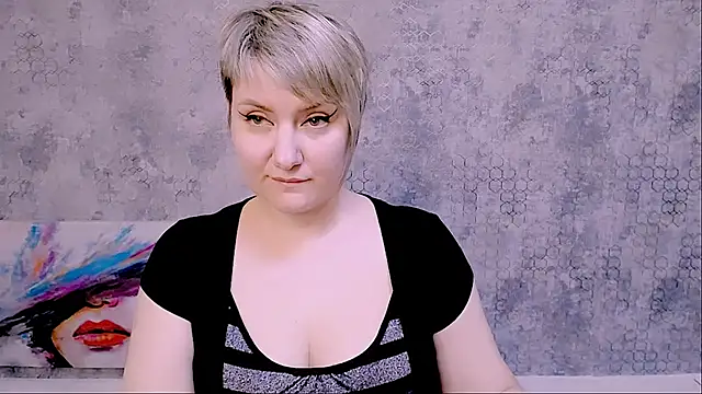 Snapshot of Djullia chatting on 13, 2, 2025 Djullia online show from 13, 2, 2025