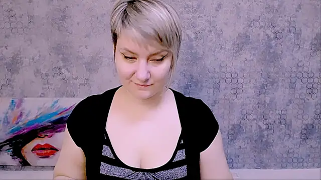 Snapshot of Djullia chatting on 16, 2, 2025 Djullia online show from 16, 2, 2025