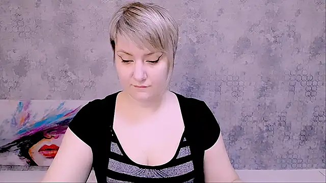 Snapshot of Djullia chatting on 22, 2, 2025 Djullia online show from 22, 2, 2025