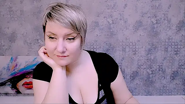 Snapshot of Djullia chatting on 22, 2, 2025 Djullia online show from 22, 2, 2025