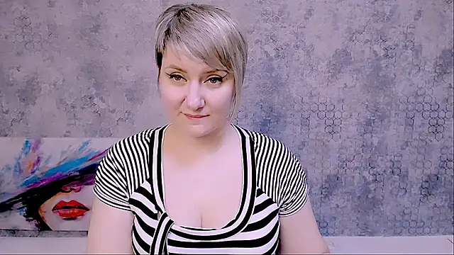 Snapshot of Djullia chatting on 23, 2, 2025 Djullia online show from 23, 2, 2025