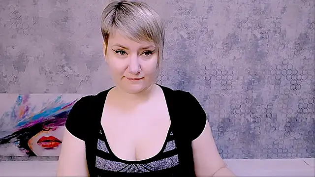 Snapshot of Djullia chatting on 2, 3, 2025 Djullia online show from 2, 3, 2025