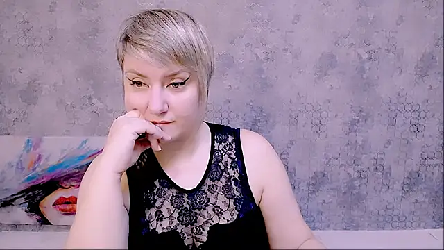 Snapshot of Djullia chatting on 6, 3, 2025 Djullia online show from 6, 3, 2025