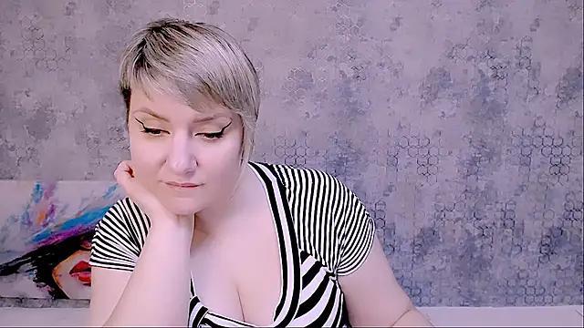 Snapshot of Djullia chatting on 15, 3, 2025 Djullia online show from 15, 3, 2025