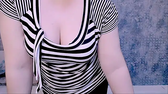 Snapshot of Djullia chatting on 22, 3, 2025 Djullia online show from 22, 3, 2025