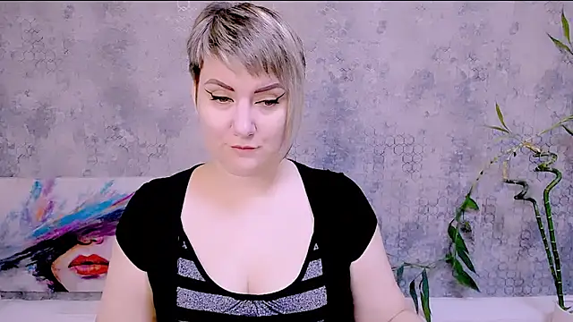 Snapshot of Djullia chatting on 26, 10, 2025 Djullia online show from 26, 10, 2025