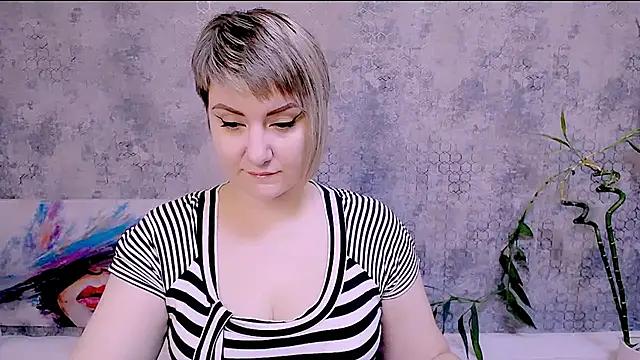 Snapshot of Djullia chatting on 30, 10, 2025 Djullia online show from 30, 10, 2025