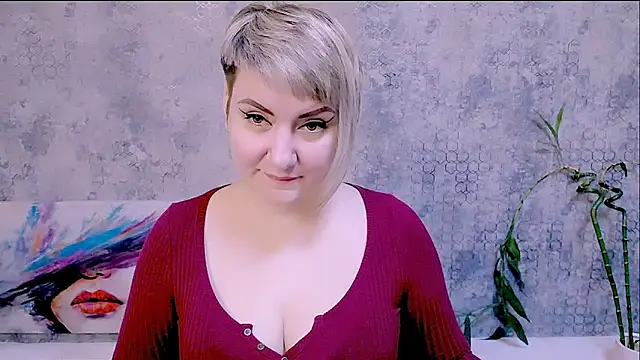 Snapshot of Djullia chatting on 28, 11, 2025 Djullia online show from 28, 11, 2025