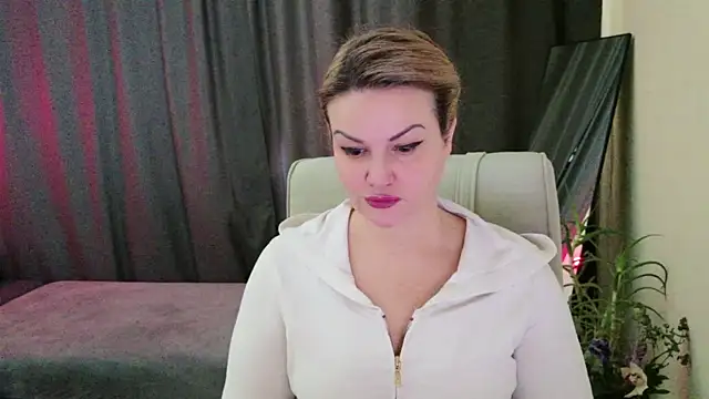 Snapshot of MishaMILF chatting on 25, 2, 2025 MishaMILF online show from 25, 2, 2025