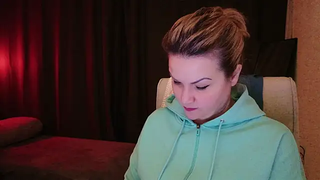 Snapshot of MishaMILF chatting on 13, 3, 2025 MishaMILF online show from 13, 3, 2025