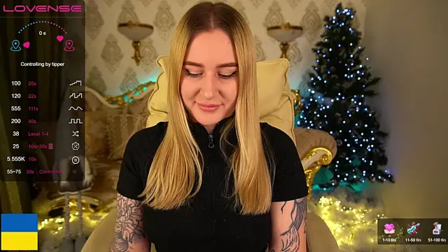 Snapshot of ArolinaNight chatting on 3, 1, 2025 ArolinaNight online show from 3, 1, 2025