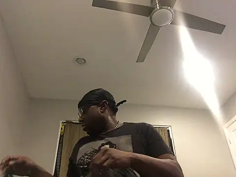 Londonfrotadejr online show from 14, 12, 2024