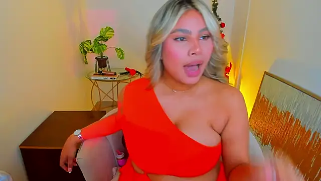 Snapshot of Carlota_peach chatting on 31, 12, 2024 Carlota peach online show from 31, 12, 2024