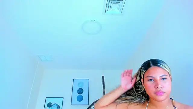 Snapshot of Carlota_peach chatting on 10, 3, 2025 Carlota peach online show from 10, 3, 2025