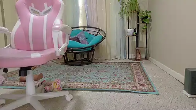 Emihaze online show from 10, 3, 2026