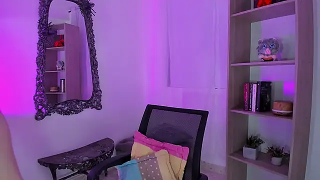 KimberlyJohnsoon online show from 17, 11, 2025