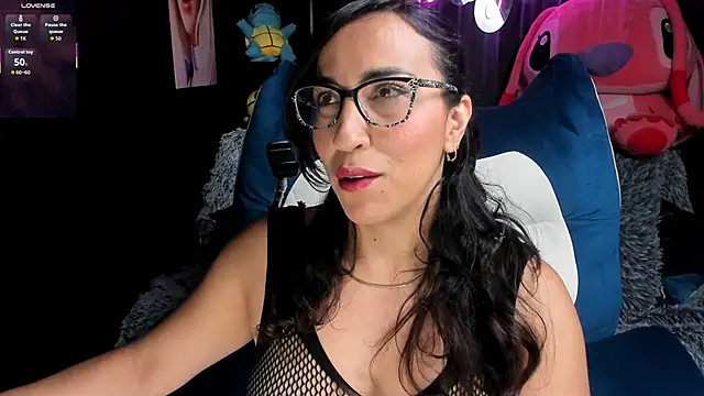 Snapshot of Katiehill_1 chatting on 24, 11, 2025 Katiehill 1 online show from 24, 11, 2025