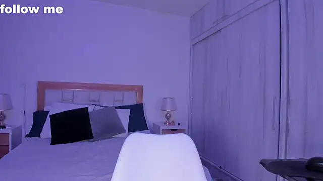 mia hank online show from 24, 2, 2025