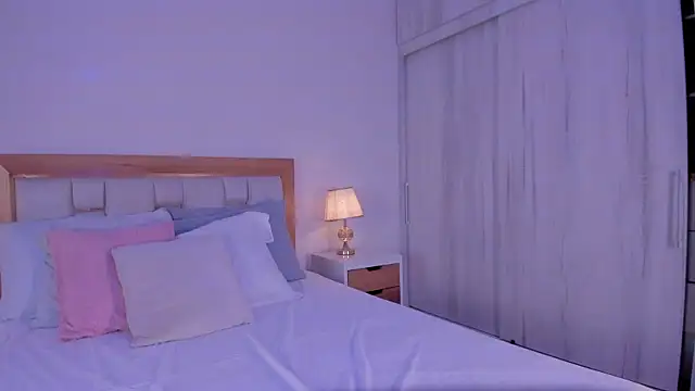 mia hank online show from 11, 3, 2026