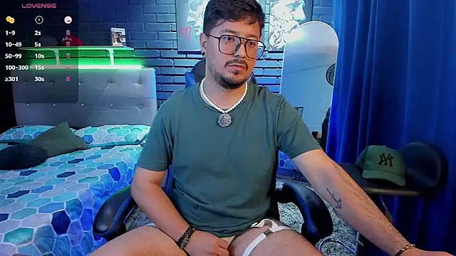 DaviidEvans  online show from 19, 7, 2026