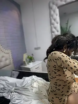 Tayra Siny online show from 2, 3, 2025