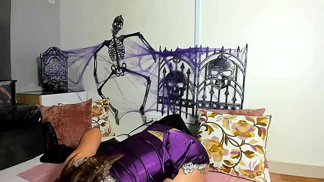 Snapshot of beauti_wild25 chatting on 13, 10, 2025 beauti wild25 online show from 13, 10, 2025