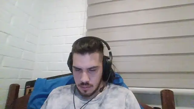 Snapshot of hung_weeb chatting on 21, 1, 2025 hung weeb online show from 21, 1, 2025