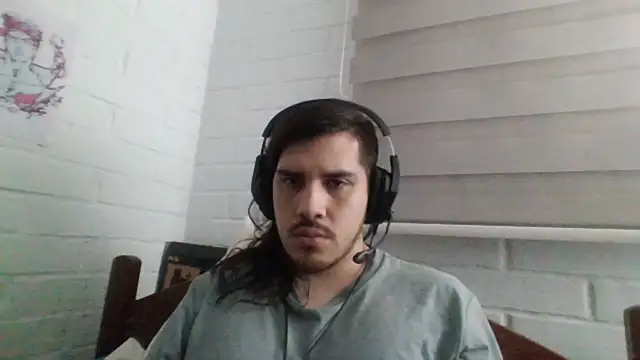 Snapshot of hung_weeb chatting on 14, 2, 2025 hung weeb online show from 14, 2, 2025