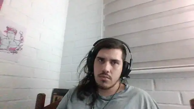 Snapshot of hung_weeb chatting on 15, 2, 2025 hung weeb online show from 15, 2, 2025