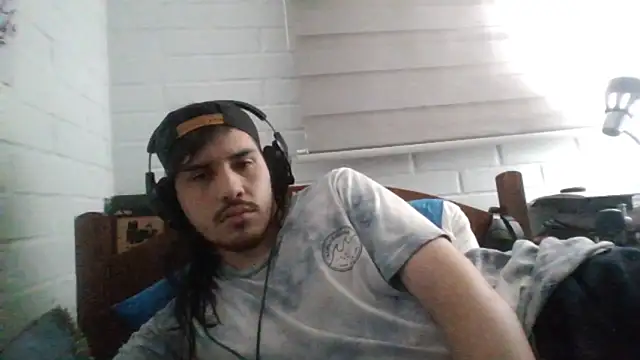 Snapshot of hung_weeb chatting on 19, 2, 2025 hung weeb online show from 19, 2, 2025