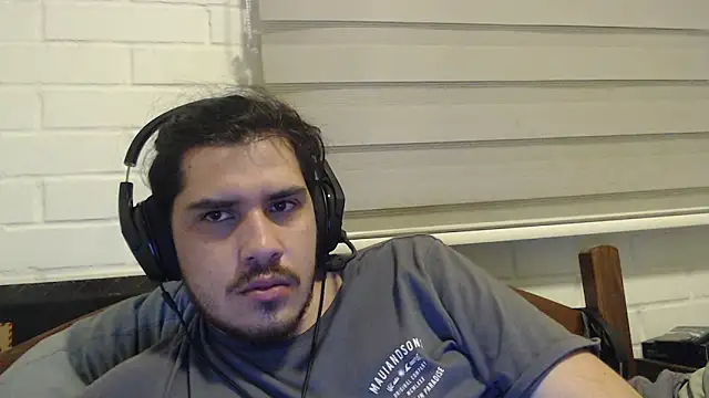 Snapshot of hung_weeb chatting on 13, 10, 2025 hung weeb online show from 13, 10, 2025