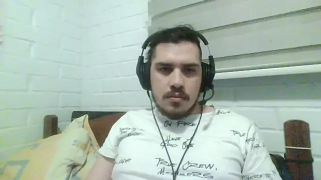 Snapshot of hung_weeb chatting on 30, 10, 2025 hung weeb online show from 30, 10, 2025