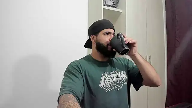 Snapshot of _Coddygold_ chatting on 9, 11, 2025 Coddygold online show from 9, 11, 2025