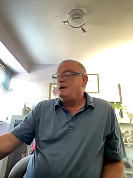 Snapshot of Garry831 chatting on 29, 9, 2025 Garry831 online show from 29, 9, 2025